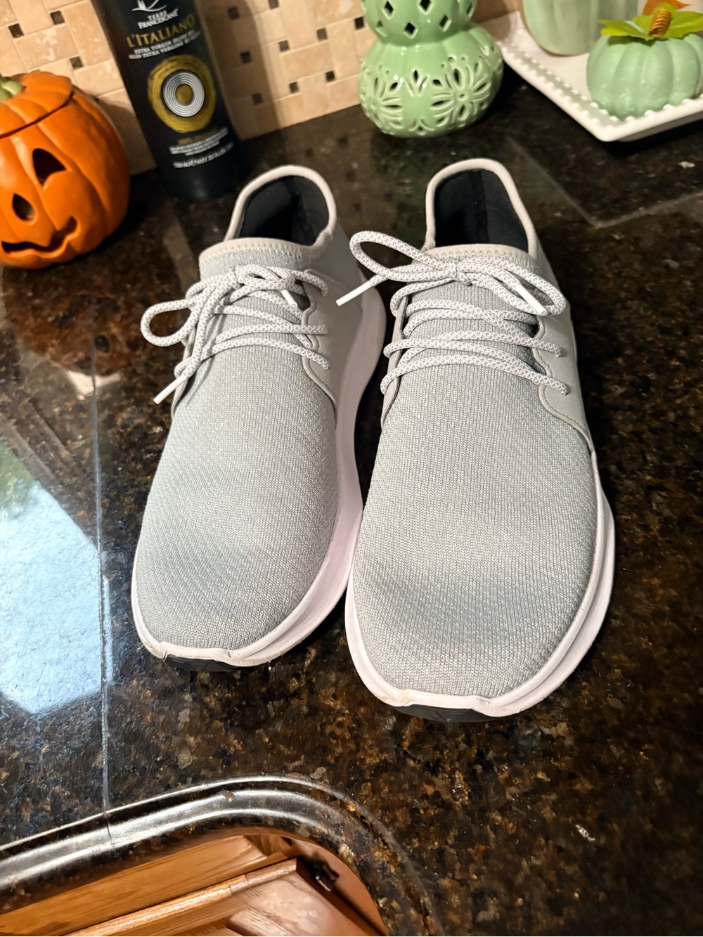 Vessi Men's Light Gray Knit Lace-Up Athletic Sneakers